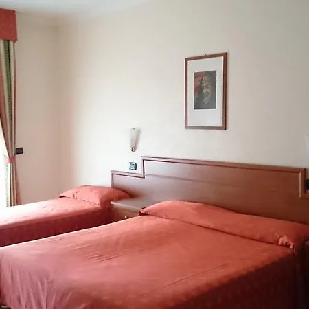 House Hotel 3*